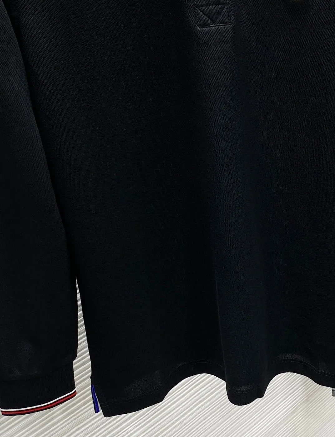MONCLER/ Polo 。 T . . ! Piquet , “ ”。 . , , logo ， ， ， ， ， ， 。 Black/White/ Size：M~3XL